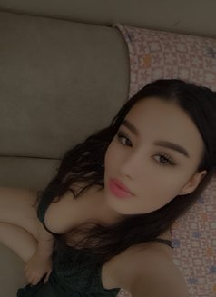 Chery - escort in Riyadh Photo 1 of 6