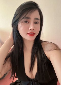 Chery - puta in Berlin Photo 2 of 5