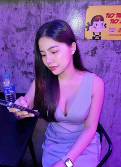 Chery - escort in Doha Photo 3 of 5