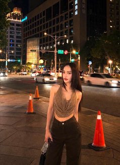 chery - Transsexual escort in Jeddah Photo 6 of 9