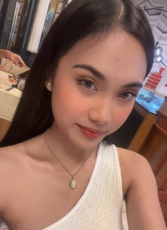 Chescake - Transsexual escort in Manila Photo 13 of 14