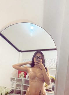 Chescake - Transsexual escort in Manila Photo 17 of 19