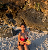 Chescake - Transsexual escort in Manila Photo 25 of 29