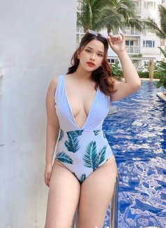 Cheska - escort in Manila Photo 1 of 6