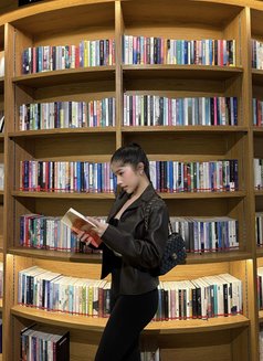 Cheska - escort in Manila Photo 1 of 17