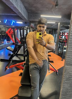 Chetan - Male escort in Mumbai Photo 4 of 5