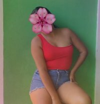 Chethika hot fresh new girl - puta in Colombo