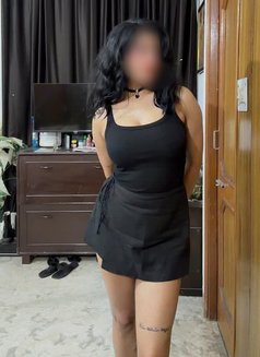 Sanjana jain - puta in Candolim, Goa Photo 2 of 3
