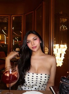 Chiara - Transsexual escort in Manila Photo 4 of 8
