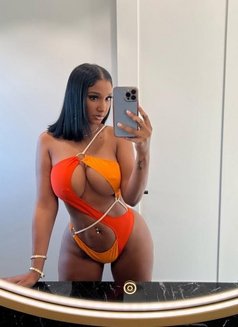 Chichi - escort in Ahmedabad Photo 2 of 2