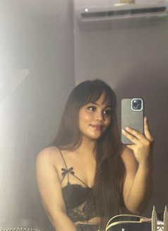 Chichi Jay - Transsexual escort in Manila Photo 2 of 5