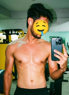 Chiku - Male escort in New Delhi Photo 2 of 6
