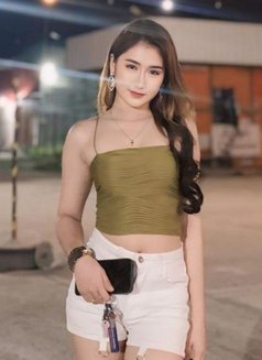 CHIN 18yo Cute Chinita - escort in Makati City Photo 2 of 6