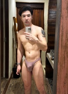 Chin - Transsexual escort in Bangkok Photo 9 of 10