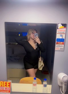 yang - escort in Manila Photo 6 of 8