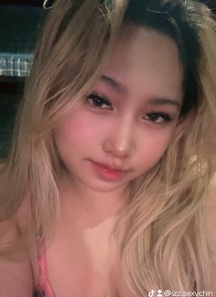 yang - escort in Manila Photo 7 of 8