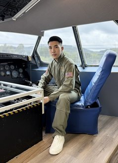 Chin - Transsexual escort in Bangkok Photo 8 of 11