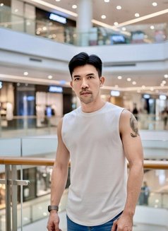 Chin - Transsexual escort in Bangkok Photo 10 of 11