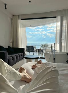 Chin - Male escort in Muscat Photo 4 of 11