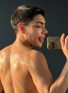 Chin - Male escort in Muscat Photo 7 of 11