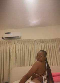 Chinese Kitty - escort in Lagos, Nigeria Photo 5 of 6