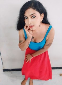 Chinna ponnu Oviya Here for Yur Benifits - Acompañantes transexual in Chennai Photo 1 of 3