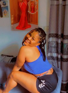 Chizzy - escort in Guangzhou Photo 1 of 3