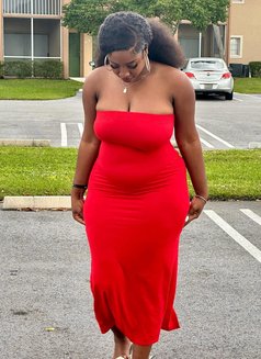 Chizzy - escort in Guangzhou Photo 4 of 4