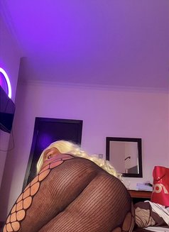 Chizzy - masseur in Lagos, Nigeria Photo 5 of 6