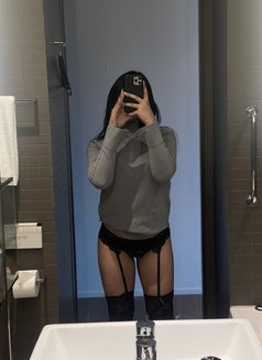 Chloe 200 Usd Bottom - Transsexual escort in Hong Kong Photo 7 of 8