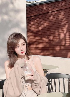 Chloe - escort in Shenzhen Photo 7 of 8