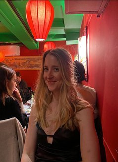 Chloe - escort in Bangkok Photo 2 of 8