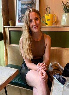 Chloe - escort in Bangkok Photo 3 of 8