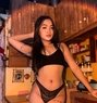 Chloé Emsly - Transsexual escort in Manila Photo 1 of 7
