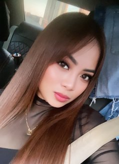 Chloe - escort in Dubai Photo 3 of 5