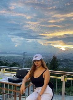 Chloe - escort in Makati City Photo 3 of 7