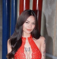 CHLOE - escort in Manila