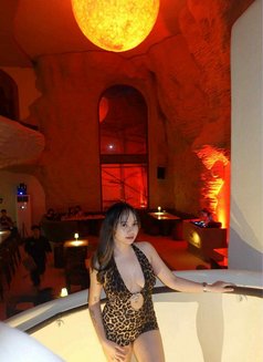 Chloe - escort in Manila Photo 3 of 6
