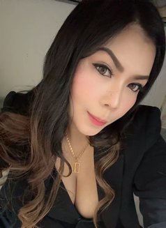 Chloe - escort in Manila Photo 4 of 4