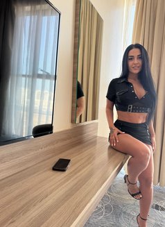 Chloe HOT new - escort in Muscat Photo 3 of 18