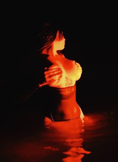 Chloe - escort in Dubai Photo 1 of 18