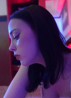 Chloe - escort in Dubai Photo 2 of 18