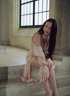 Chloe - escort in Dubai Photo 6 of 18