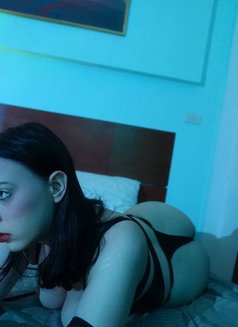 Chloe - escort in Dubai Photo 12 of 18