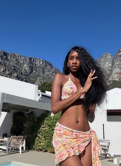 Chloe - escort in Bangkok Photo 2 of 3