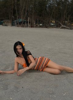 Chloe Trans - Transsexual escort in Makati City Photo 7 of 8