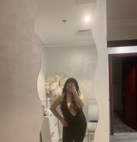 Chloe Vip Service in Ajman - escort in Ajmān