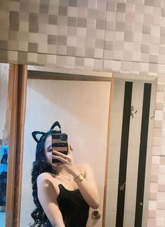 Chloee - puta in Batam Photo 7 of 7