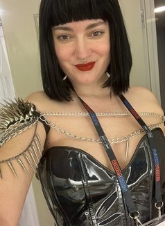 Chloekatarina - dominatrix in Uppsala Photo 11 of 12