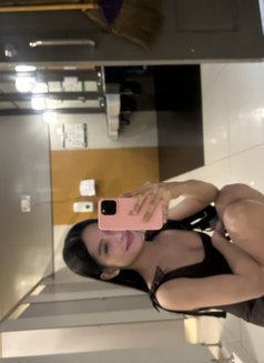 Chloeyourasianbabygirl - Acompañantes transexual in Makati City Photo 7 of 7